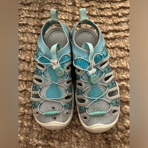 Keens Women’s Slip on Sandals Sneakers Hiking 7